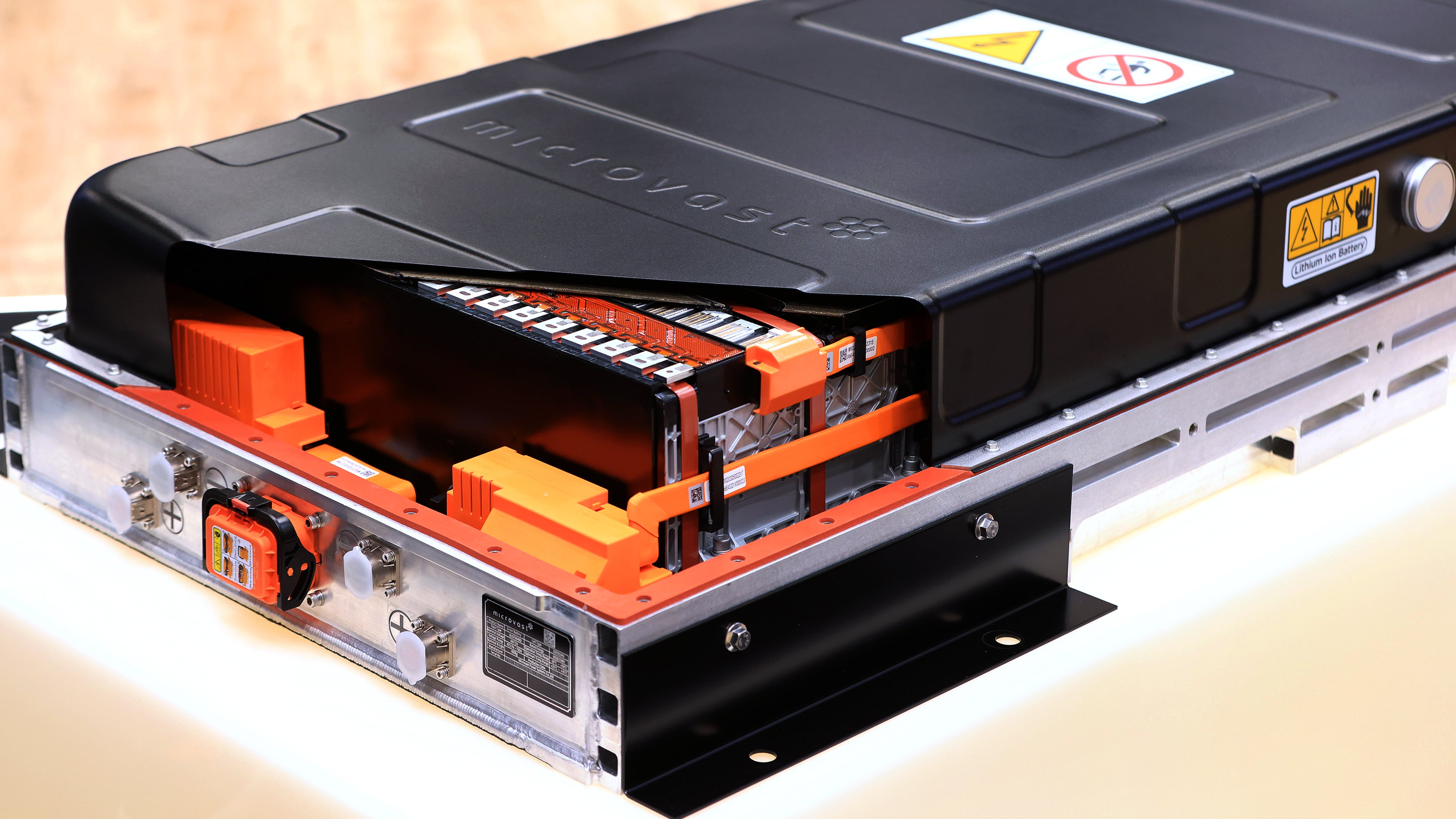 A cross section of a Microvast lithium ion EVbattery from the 2024 IAA show in Hanover.