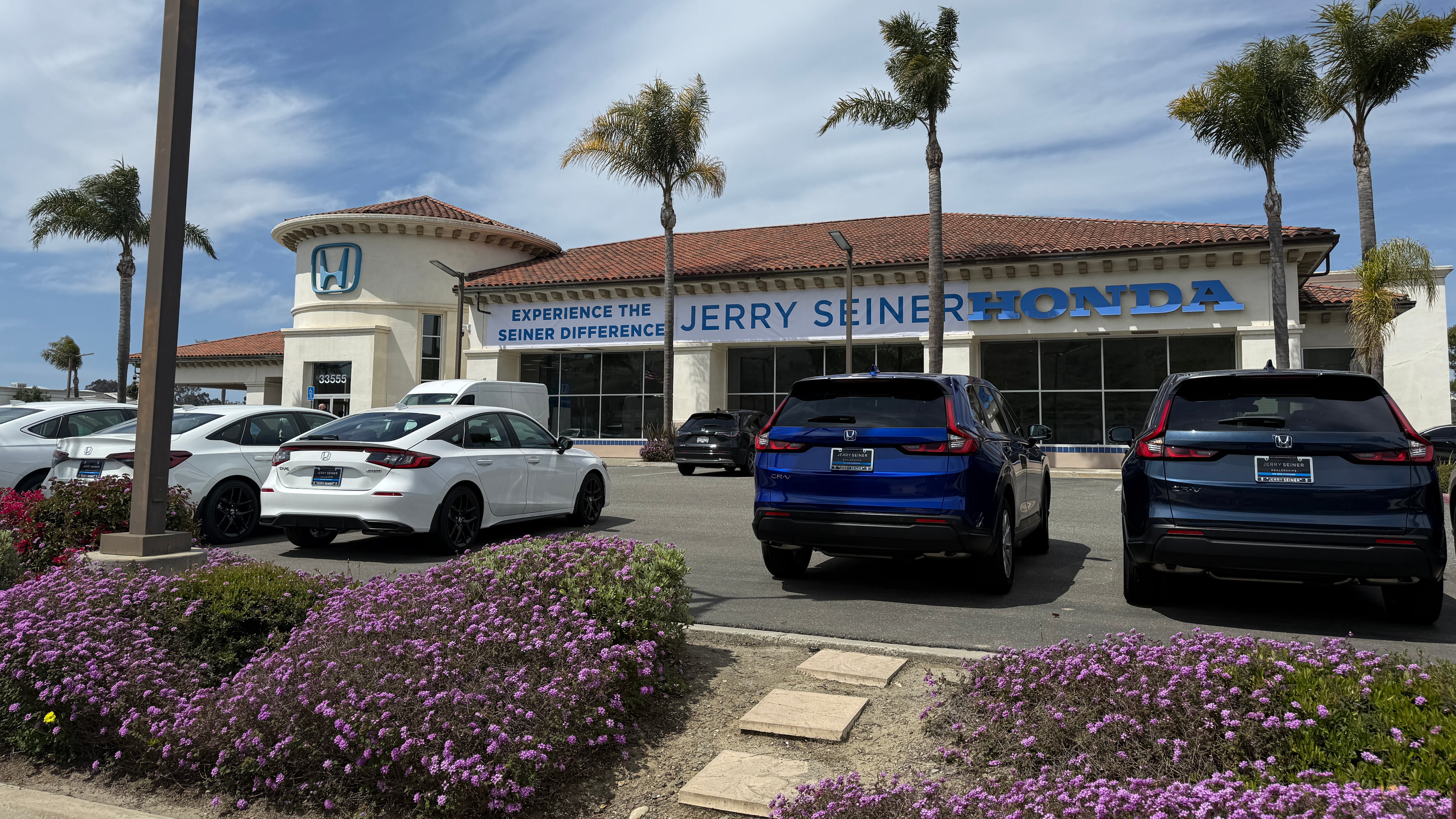 Victory Automotive adds 4 stores, sells 1 in multiple deals